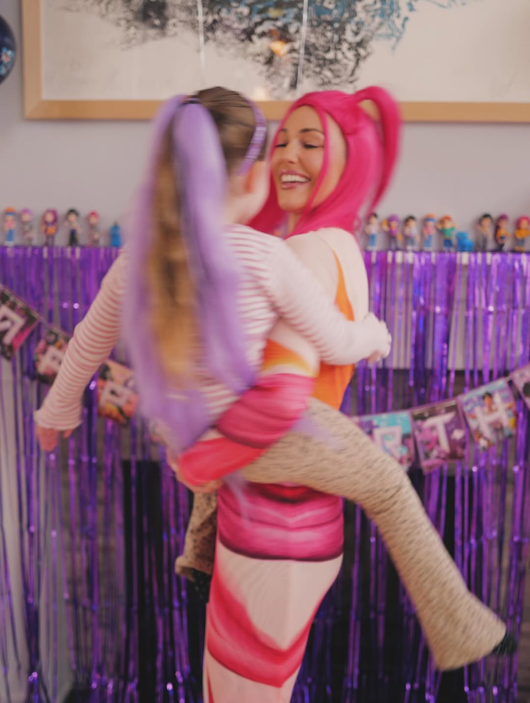 مريم أوزرلي وابنتها ليلي (إنستغرام)